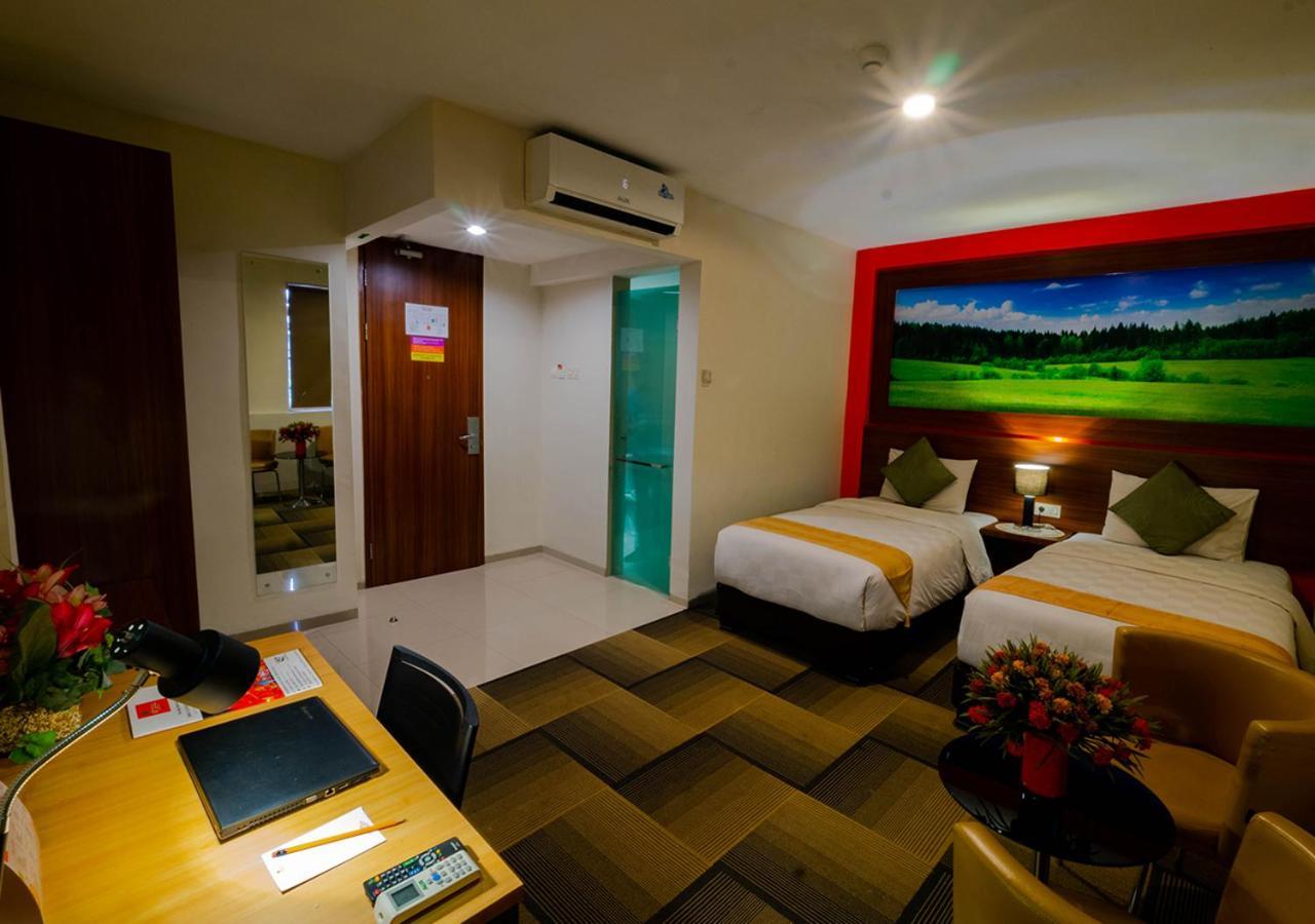 Miyanna Hotel Медан Екстериор снимка