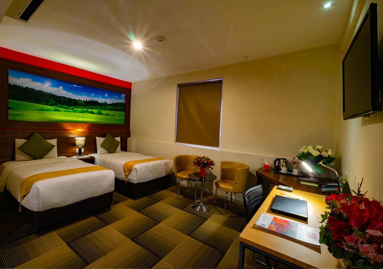 Miyanna Hotel Медан Екстериор снимка