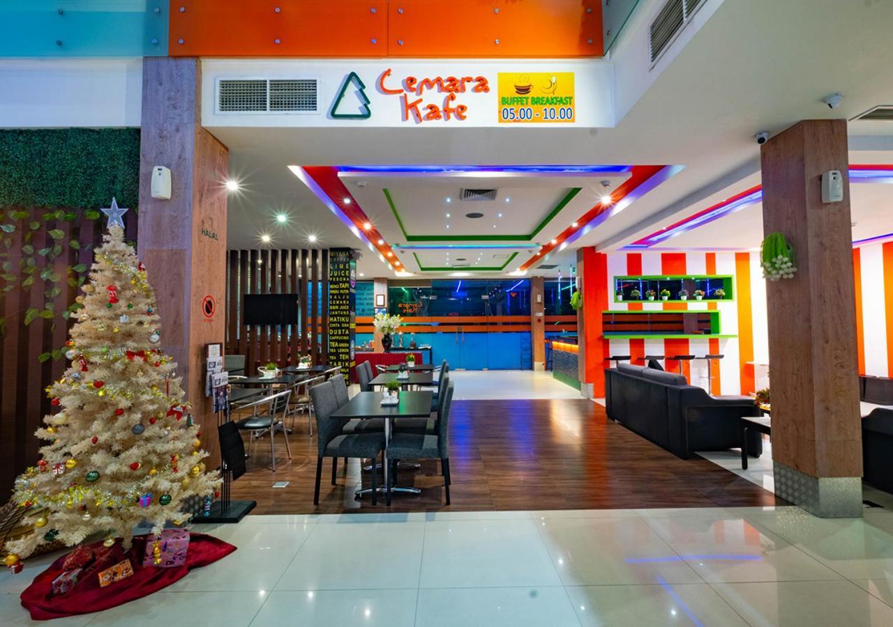 Miyanna Hotel Медан Екстериор снимка