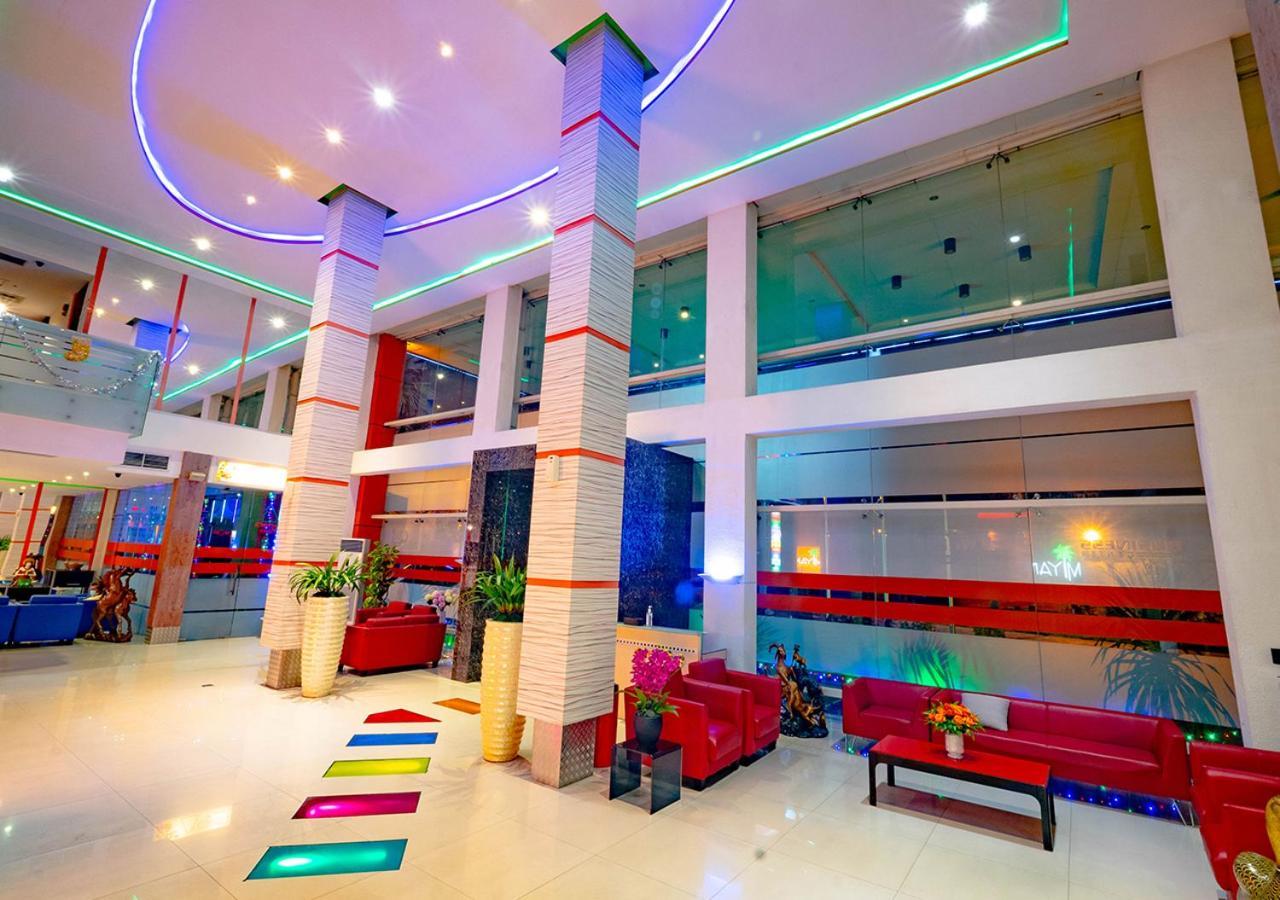 Miyanna Hotel Медан Екстериор снимка