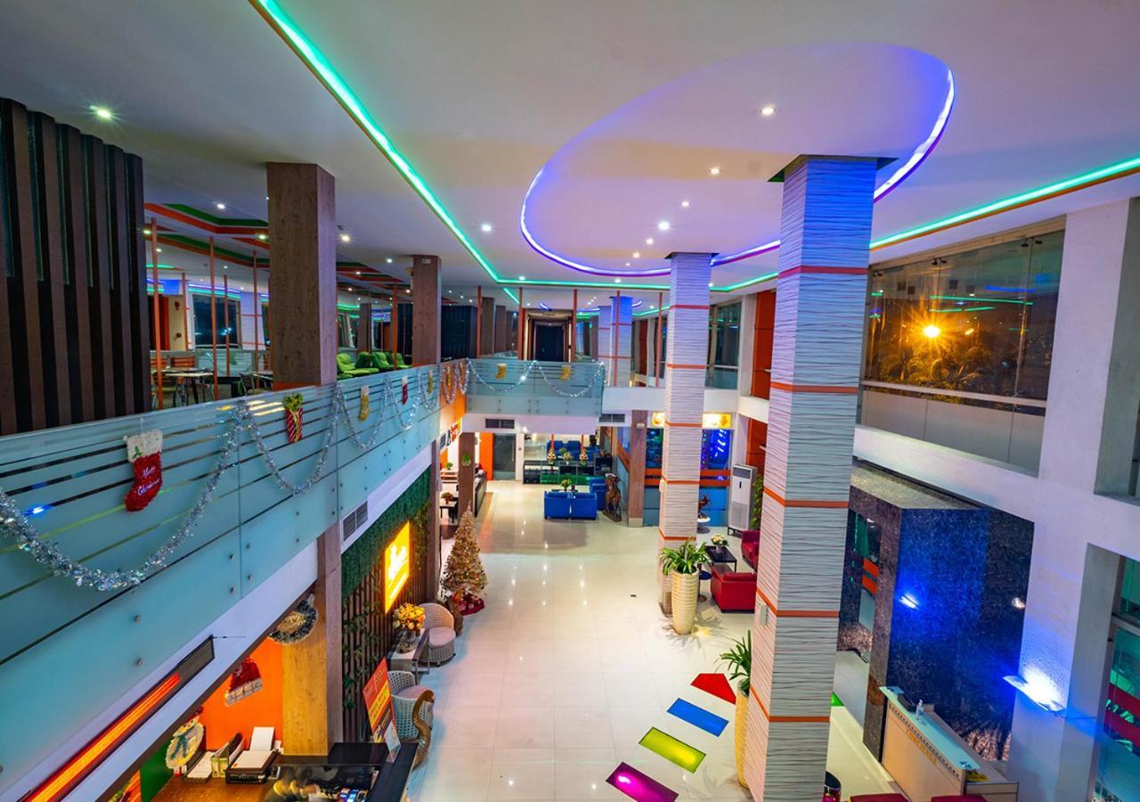 Miyanna Hotel Медан Екстериор снимка