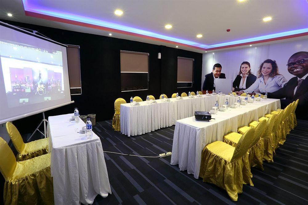 Miyanna Hotel Медан Екстериор снимка