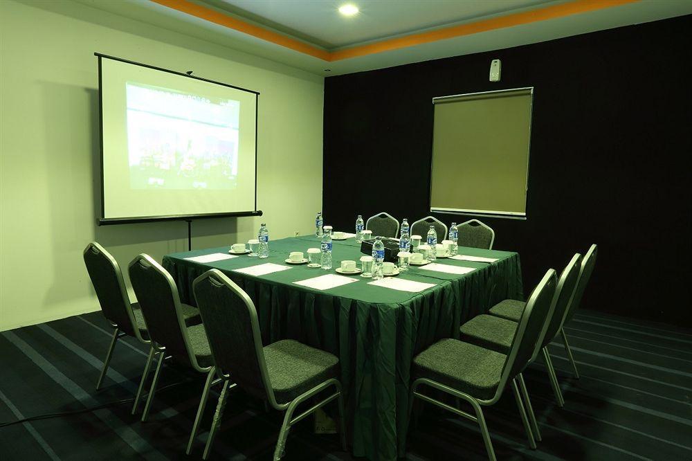 Miyanna Hotel Медан Екстериор снимка