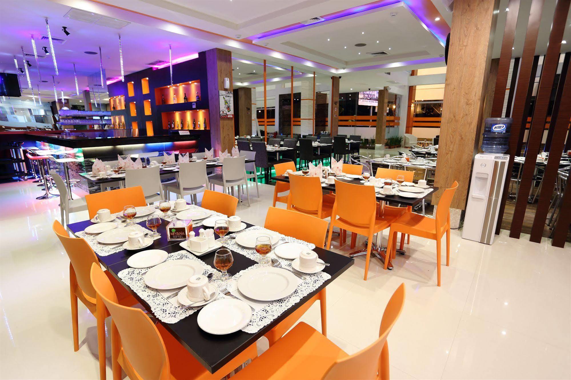 Miyanna Hotel Медан Екстериор снимка